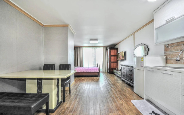 Sokcho Esher House Pension
