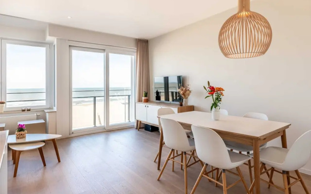 Winoc 302 Luxury Family Apartment on the Dike