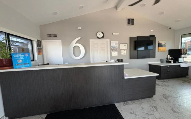 Motel 6 Willows, CA