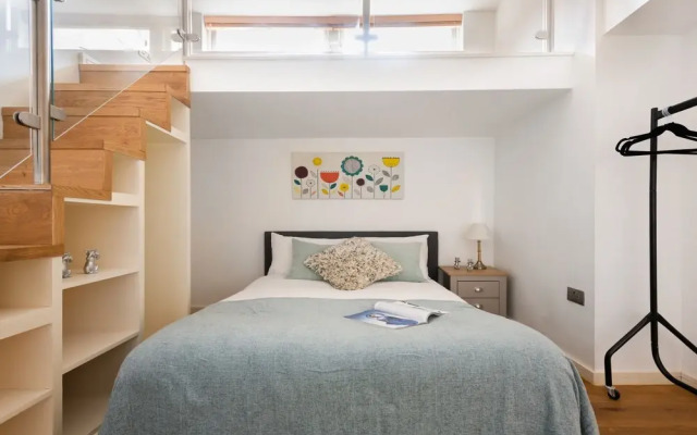 Platinum Apartment in Camden 9946