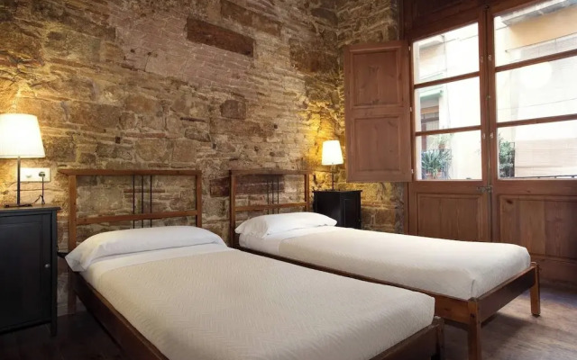 Stylish Gothic Apartment In El Born