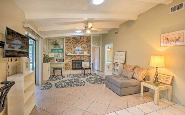 3 Mi to Philippe Park & Pier: Stunning Retreat