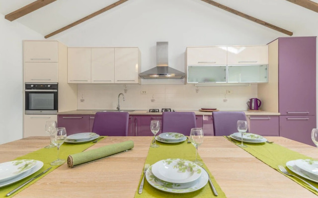 Nice Home in Zadar With Wifi and 4 Bedrooms