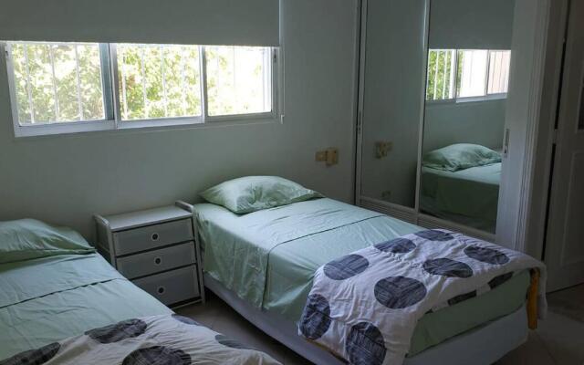 Garden view apartment on Las Ballenas beach
