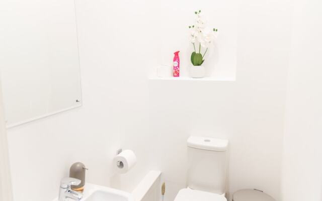 Modern Apartment in Salford, Manchester, UK