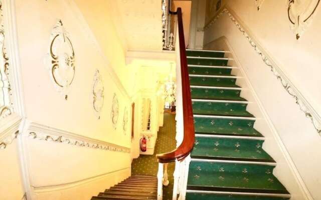 HFS Studio Next To Hydepark L12