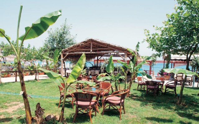 Niriides Beach Hotel