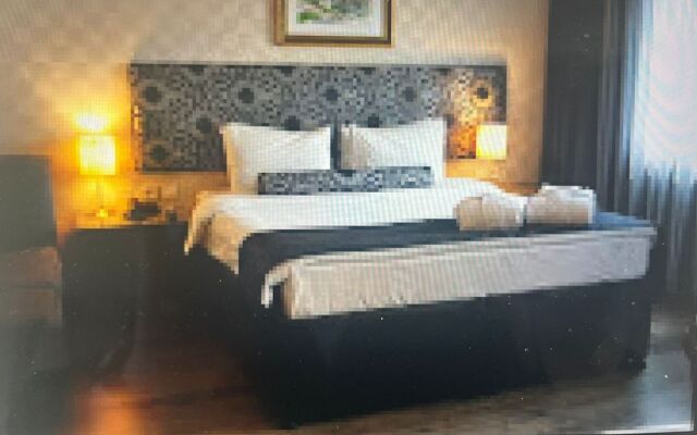 Acy Hotel