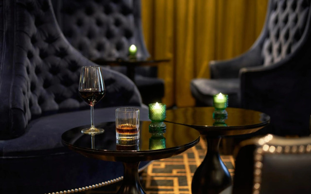 The Clermont London, Victoria
