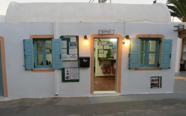 Santorini Youth Hostel