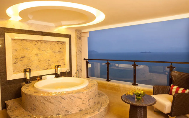 Sheraton Sanya Bay Resort