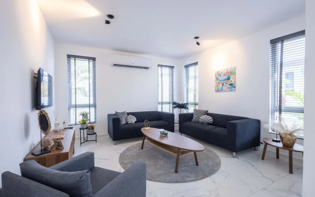Modern Garden Villa Near Jan Thiel Mambo