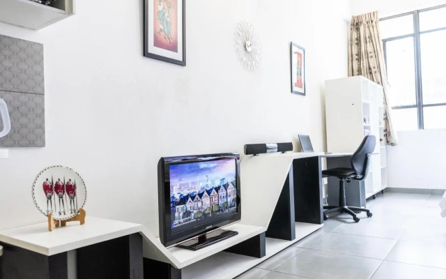 Stunning Maboneng Precinct Studio Apartment at 12 Decades Building