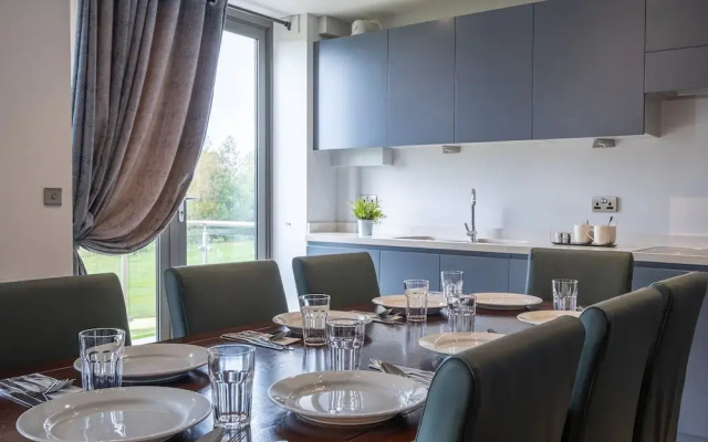 Cotswold Club Apartment Ash 2