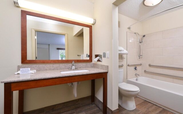 SureStay Hotel by Best Western Bowling Green North