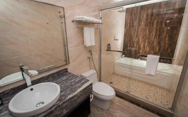 Hotel City Plaza & Suites