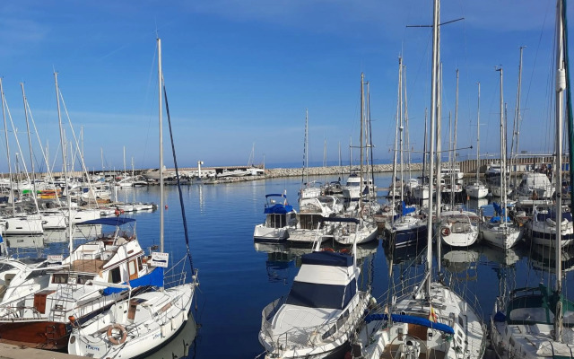 Bright near the beach & Barcelona - Apartment