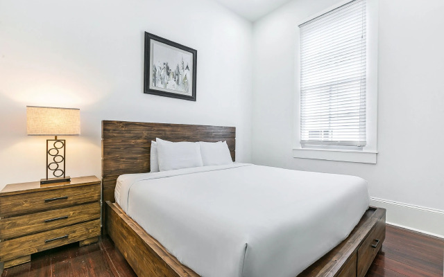 Residences Du Carondelet by Hosteeva