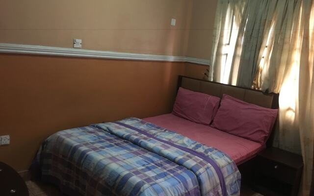 Lancaster Hotel & Suites
