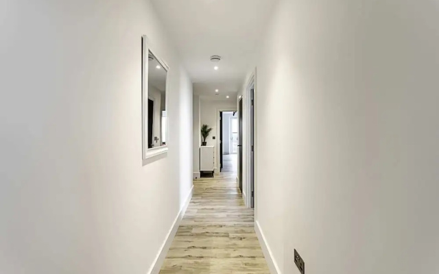 Icon Tower Flat One - North Acton