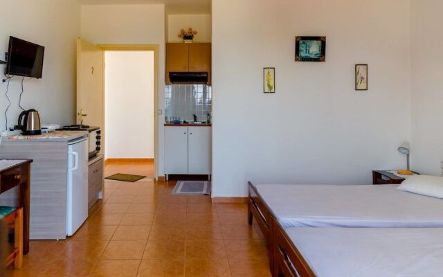 George Apartments Stegna