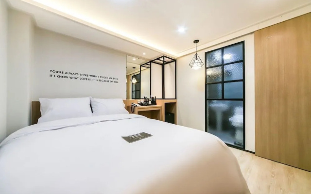 Hotel On