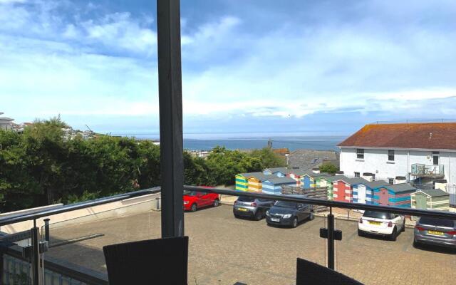 Ground Floor 2-Bedroom Apartment - Fistral Beach