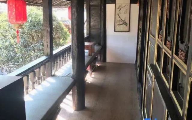 Yiyuan Snow Mountain View Courtyard Inn (Lijiang ancient city mufu branch)