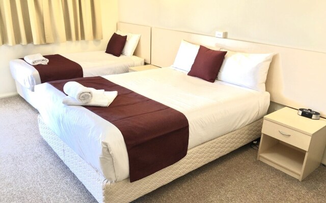 Overlander Motor Lodge