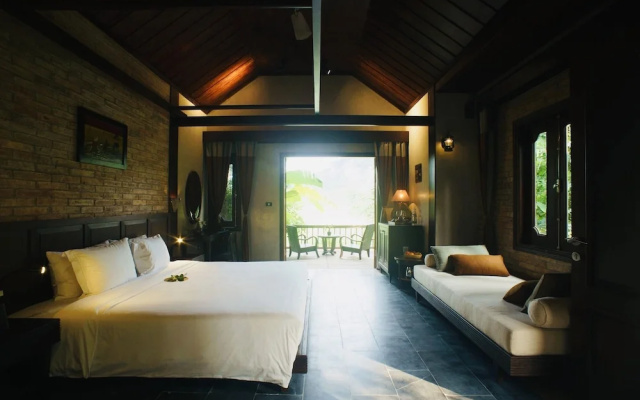 Nham Village Resort