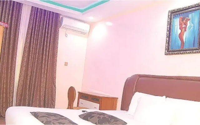 GoldRush Suites