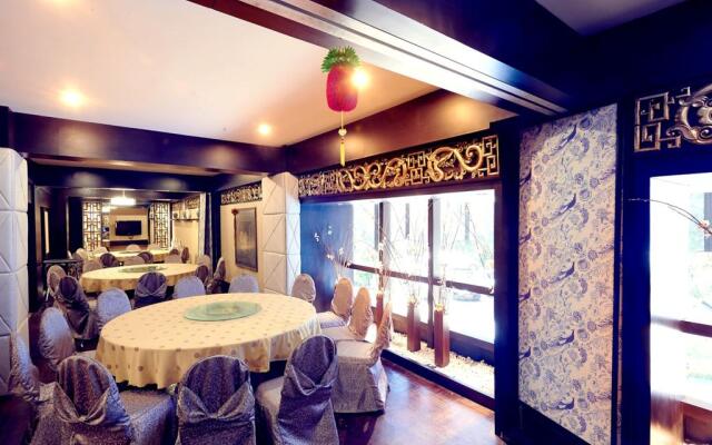 Garden Palace Hotel Surabaya