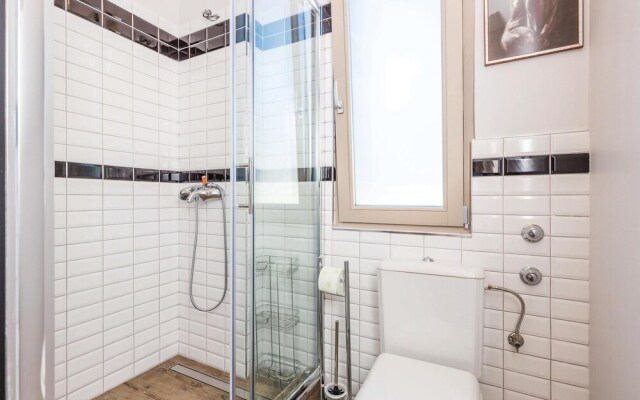 Amazing Home in Icici With Wifi and 5 Bedrooms