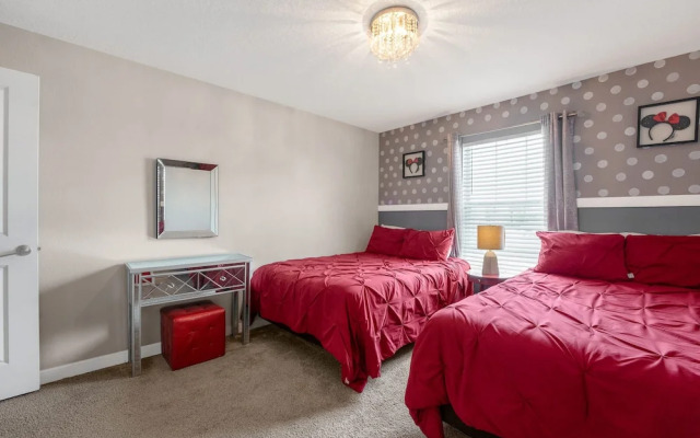 Relax Near Disney 4BR Home With Pool