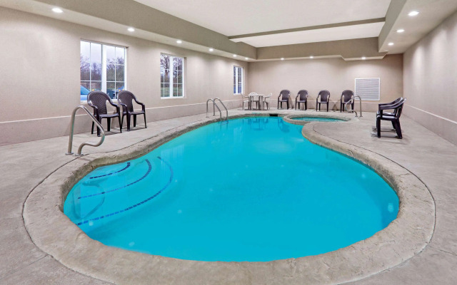 La Quinta Inn & Suites by Wyndham Sulphur Springs