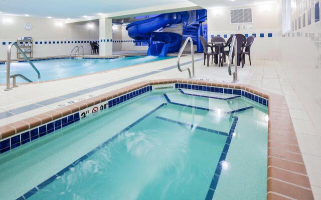 Holiday Inn Express Hotel & Suites Dickinson by IHG