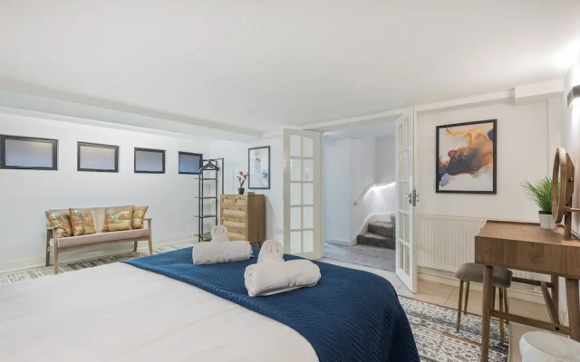 Stunning South Kensington House With 4 Bedrooms