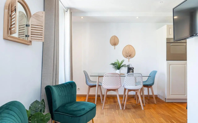 Massena Street - 1 Bdr Duplex with AC & Parking