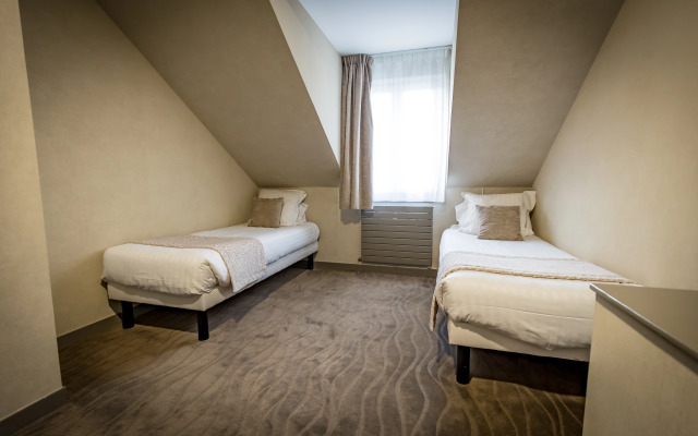 Hotel De Brunville Et Restaurant Le Cafe Louis