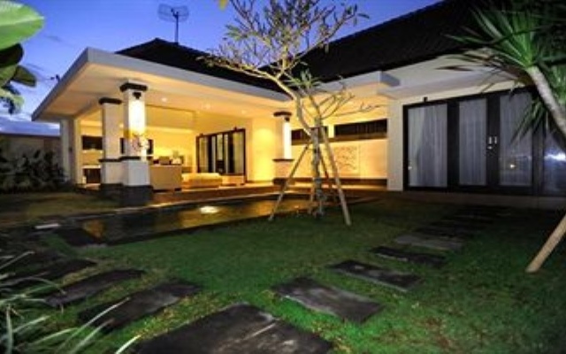 Tanjung Lima Villas