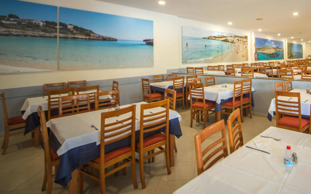 Hotel Club Cala Romani