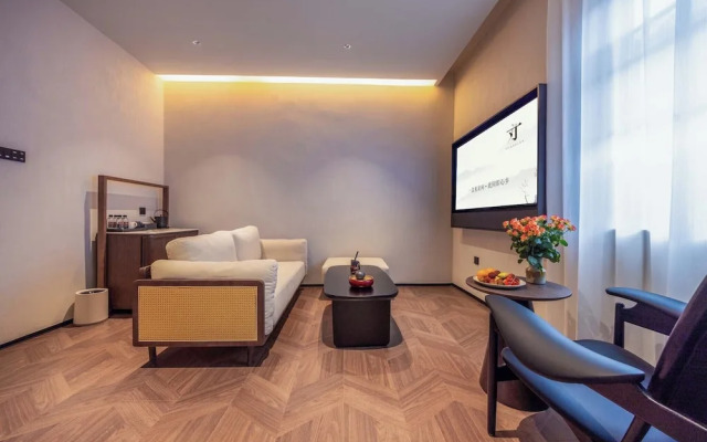 Yi Nian Fangcun Hotel