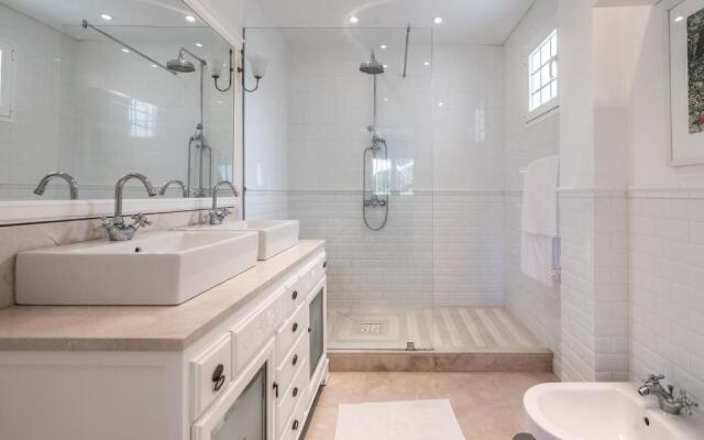 Luxury Two Bedroom Townhouse with views of Aloha Golf Course