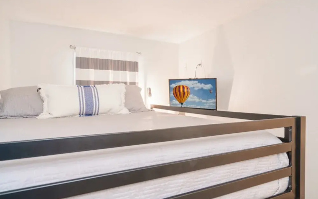 Bethys Beachy Beauty Regency Towers!