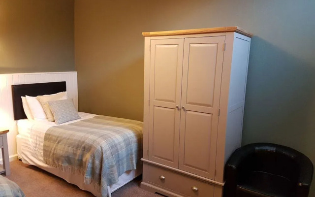 Curly Tail Accommodation