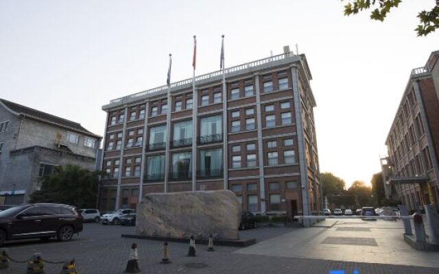 Yazz Hotel