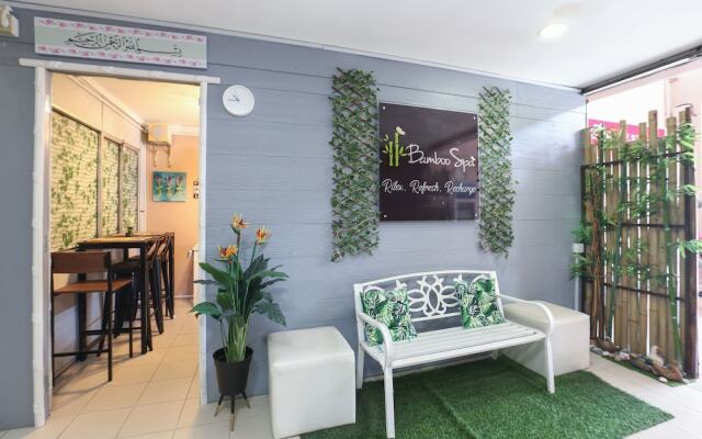 SPOT ON 89796 D'noor Budget Inn