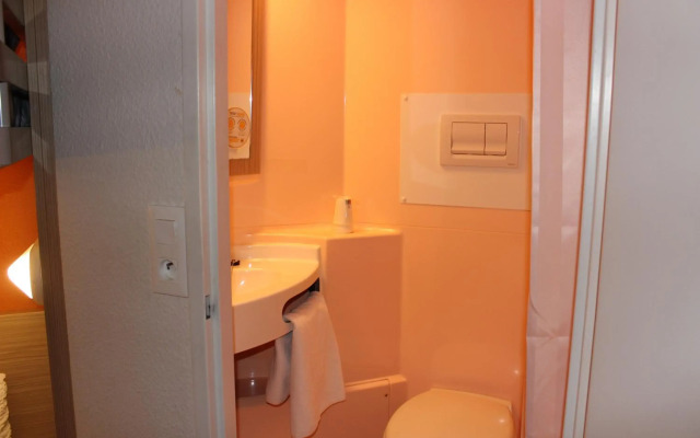 Hotel Première Classe Saint Quentin En Yvelines - Elancourt