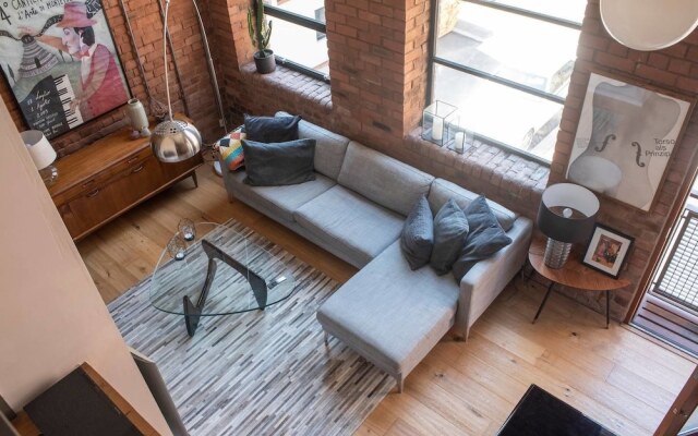 Stylish 2 Bed Duplex Flat in Castlefield