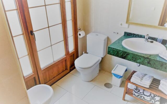 Luxury Villa With Private Heated Pool 15